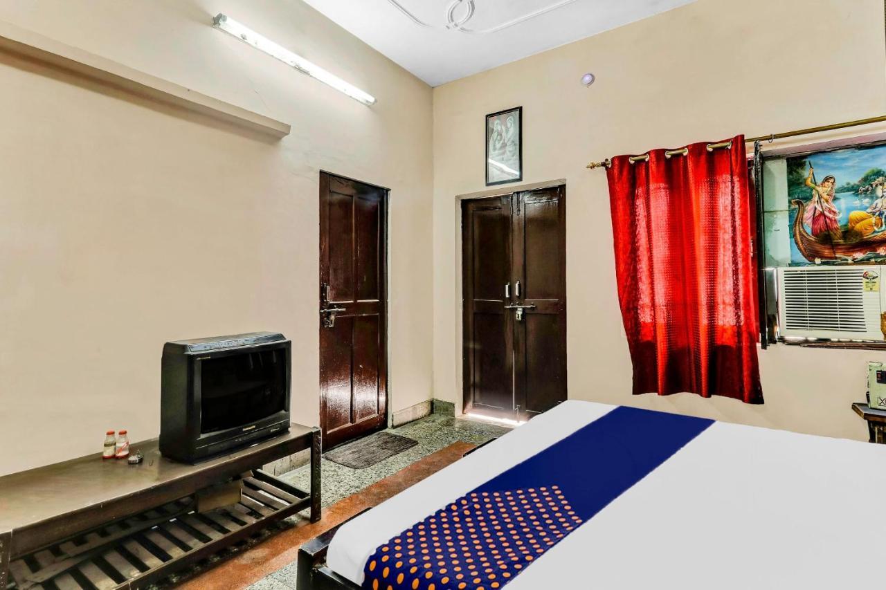 Spot On 81122 Saket Honest Hotel Ayodhya Exteriör bild